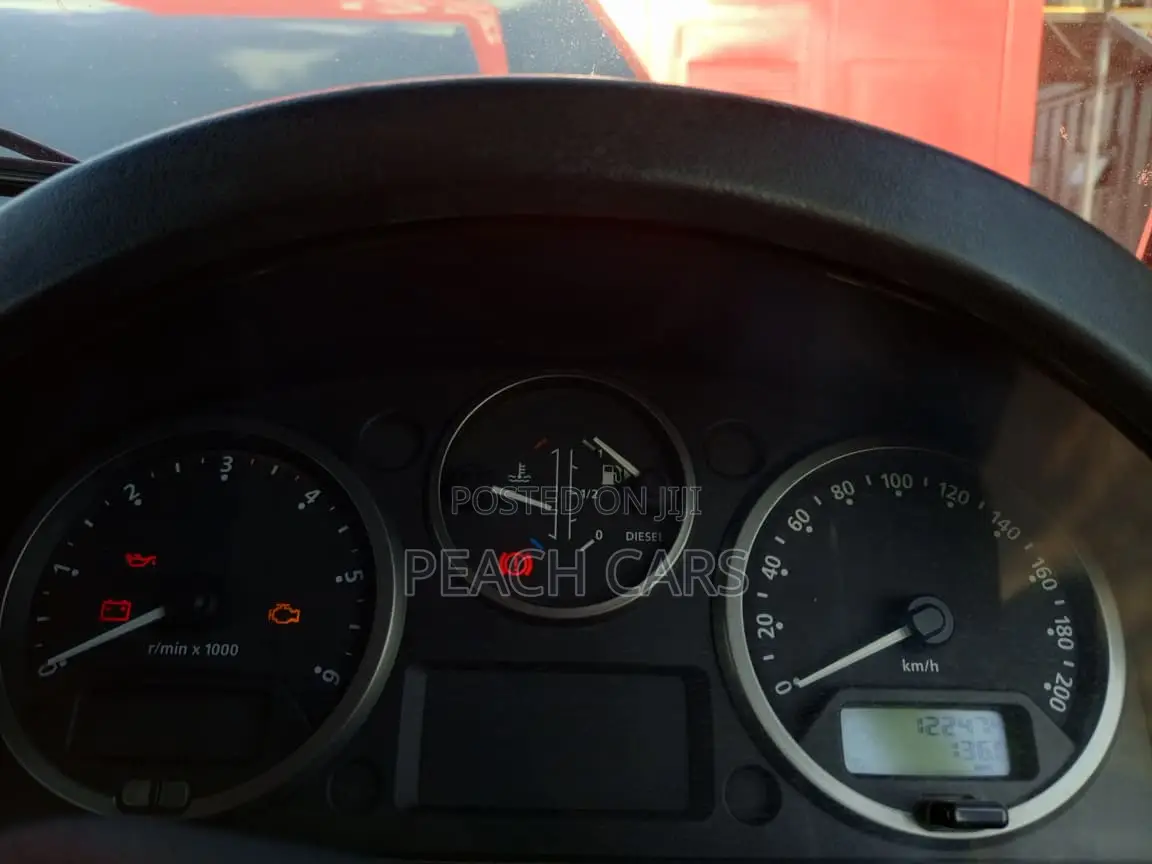 Land Rover Defender Puma 110 SW 2010 Green