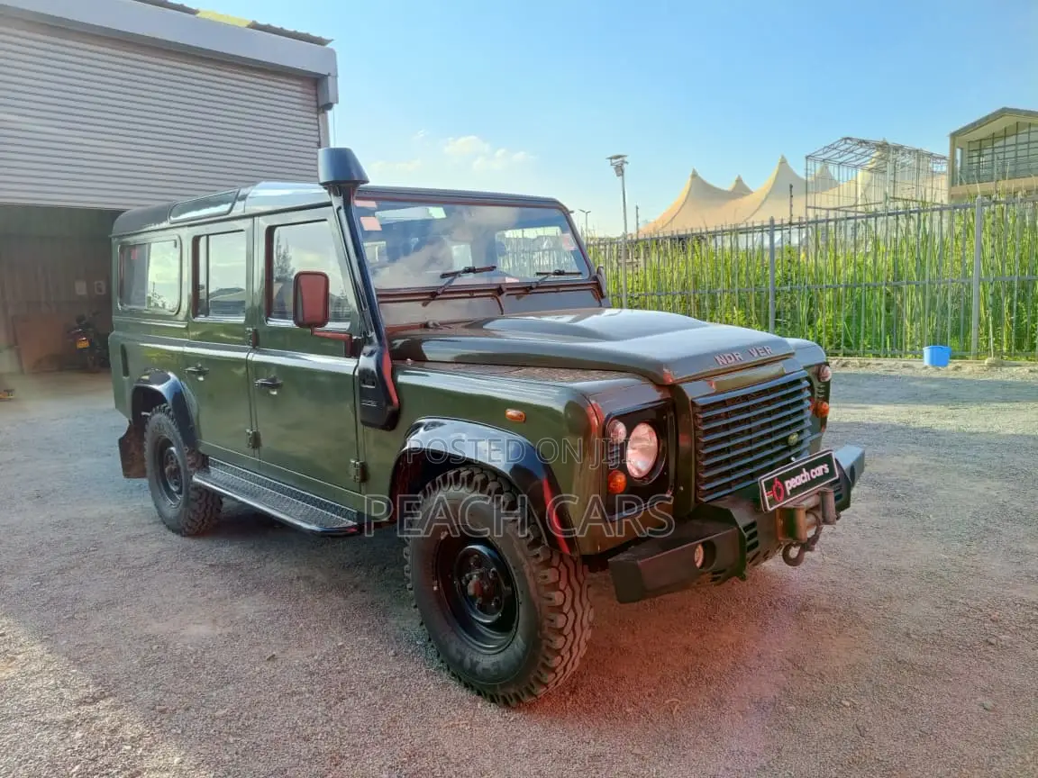 Land Rover Defender Puma 110 SW 2010 Green