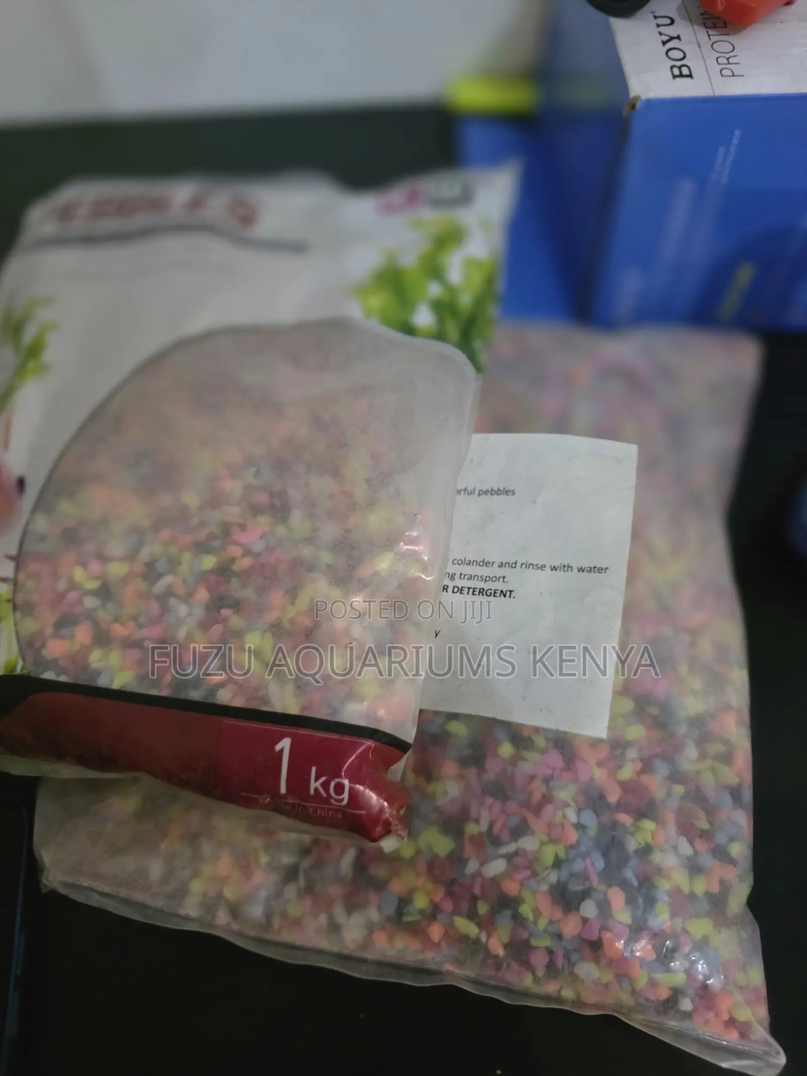 Premium Rainbow Gravel for Fish Tanks (1kg Pack)