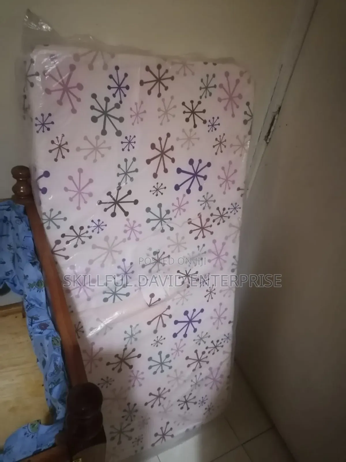 A Baby Cot Quick Sale