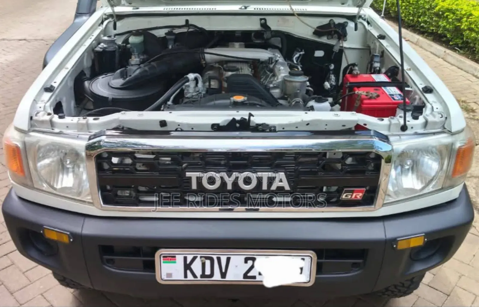 Toyota Land Cruiser 2008 White