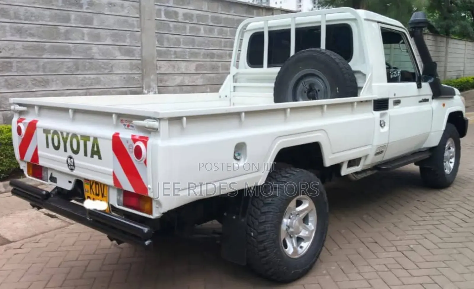 Toyota Land Cruiser 2008 White