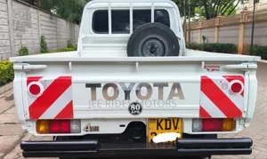 Toyota Land Cruiser 2008 White