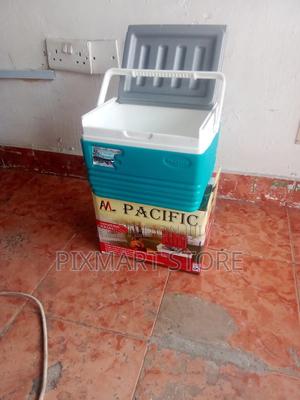 Compact 4.5l Cooler Box – Portable Cooling for Drinks Snacks - thumbnail 2