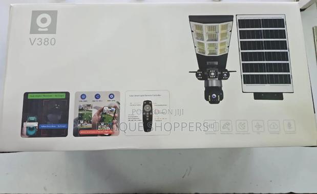 Ld002 Streetlight With Triple Lens Camera - main view