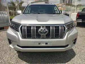 Toyota Land Cruiser Prado 2017 Silver