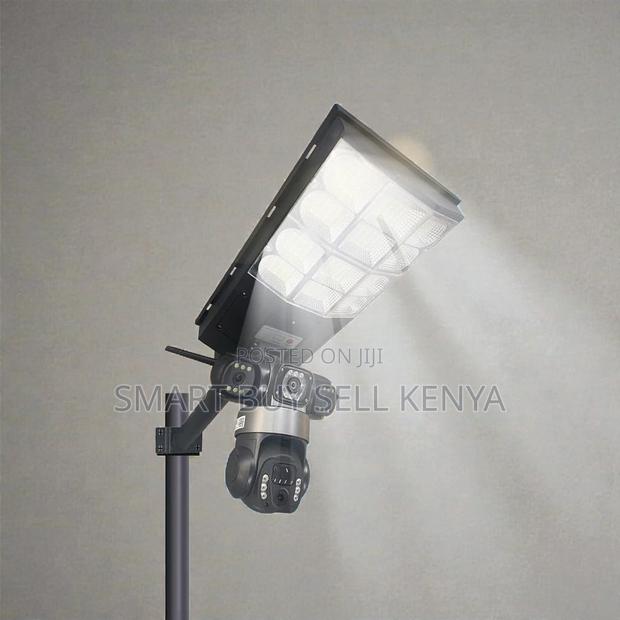 Auto Tracking Support 4g PTZ Smart Camera Solar Street Light