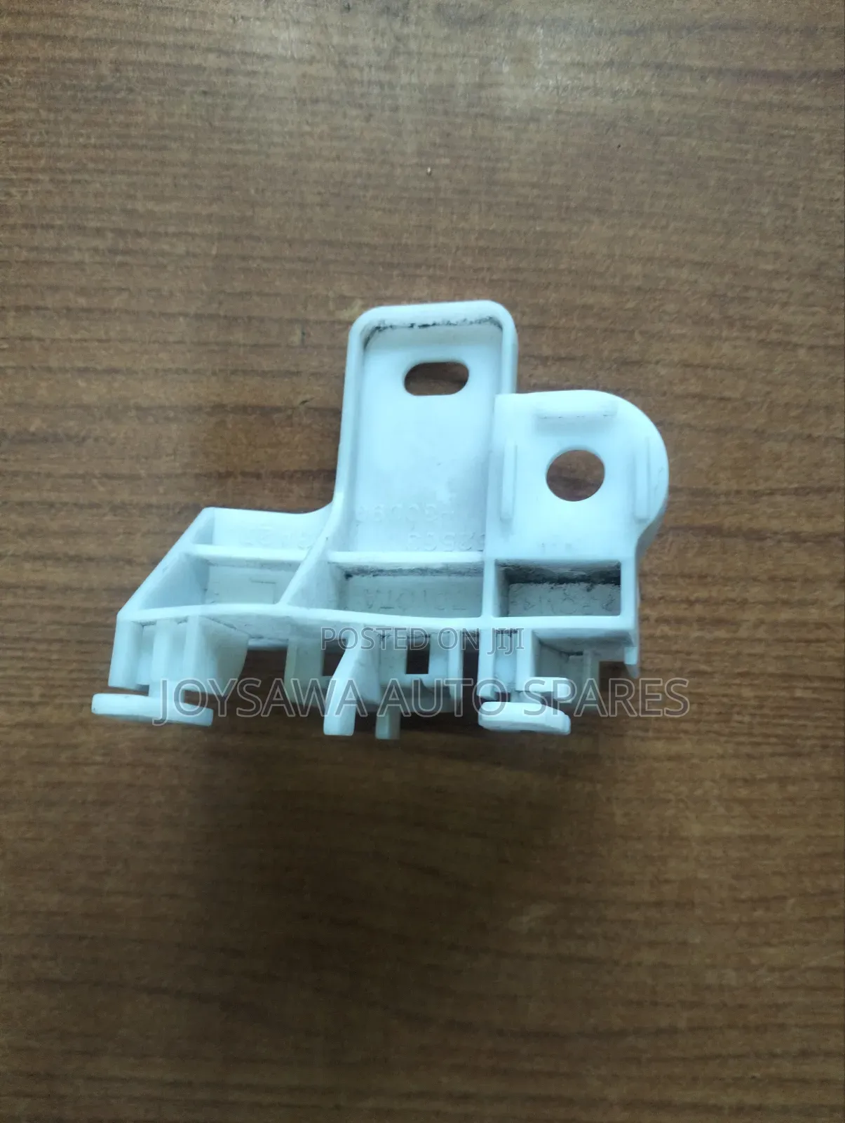 Toyota Crown 2012 Taillight Bracket