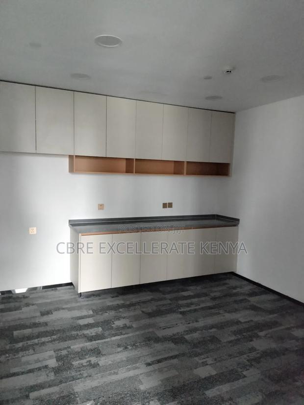 Premium, Newly Fitted Executive Offices - thumbnail 3