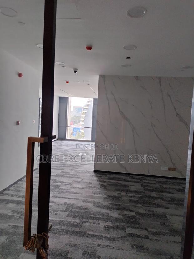 Premium, Newly Fitted Executive Offices - thumbnail 5