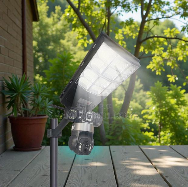 Reliable Lighting 4g PTZ Outdoor Camera Solar Street Light
