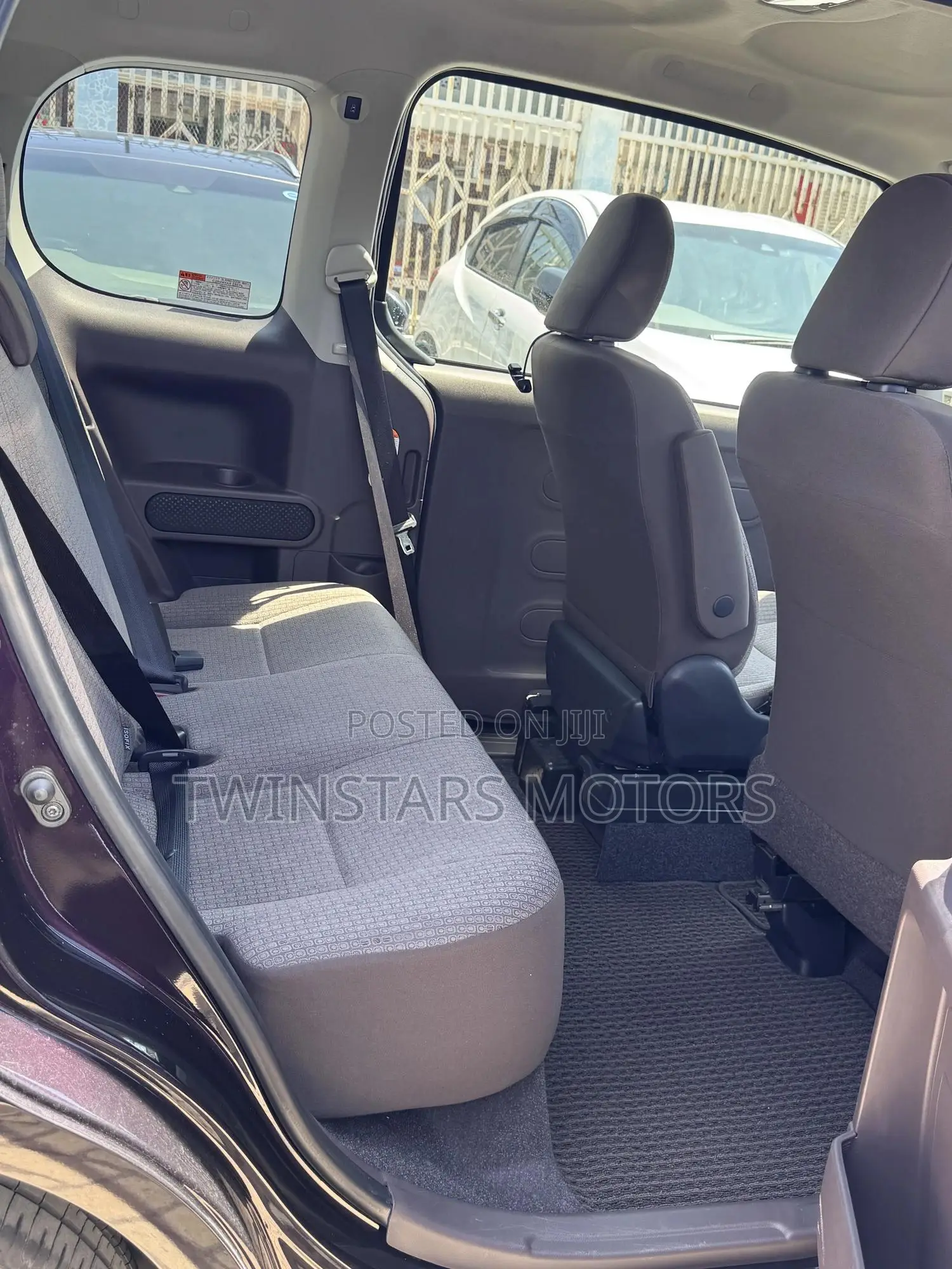 Toyota Spade 1.5 2019 Burgundy