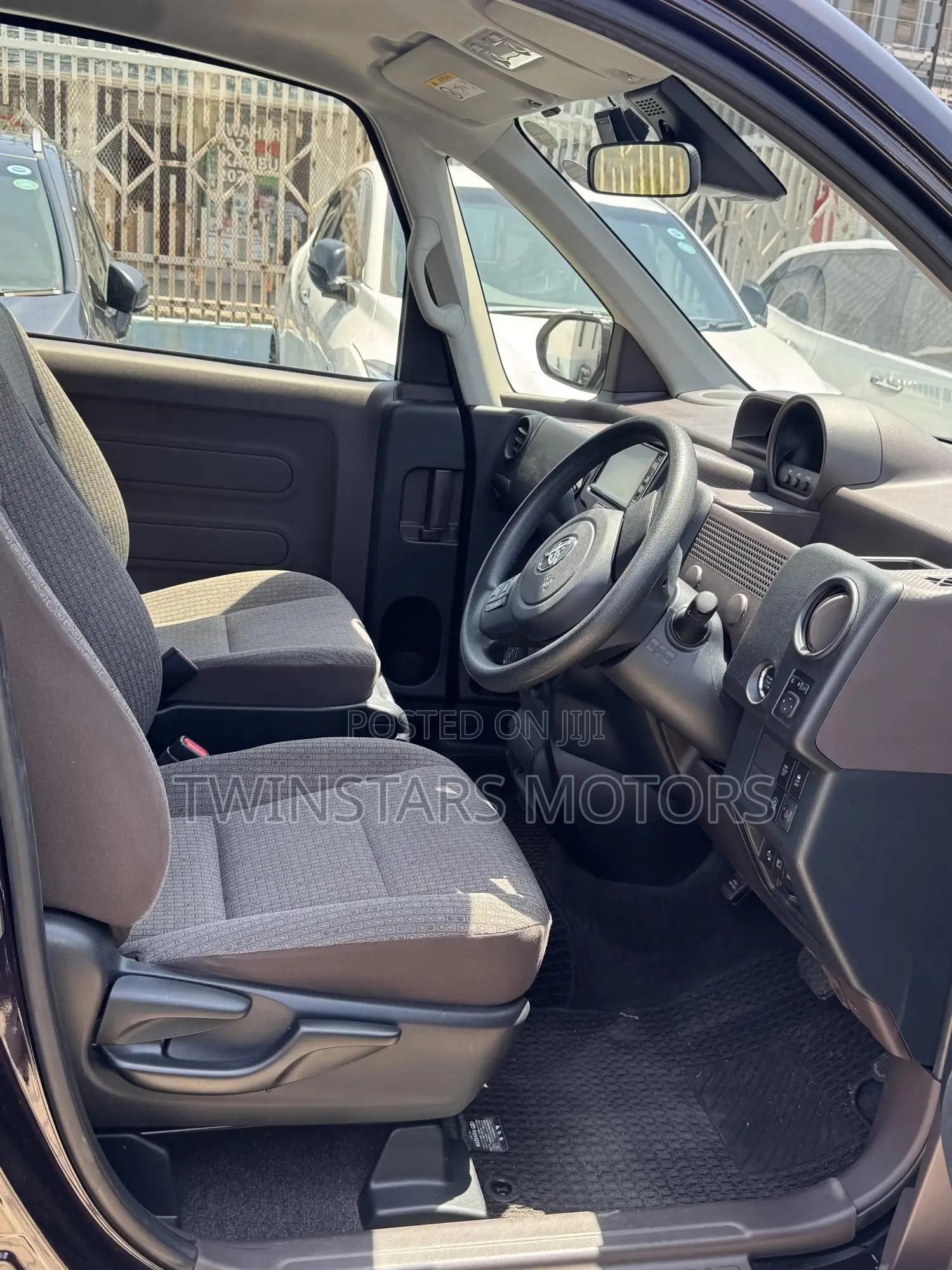 Toyota Spade 1.5 2019 Burgundy
