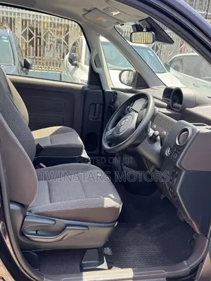 Toyota Spade 1.5 2019 Burgundy