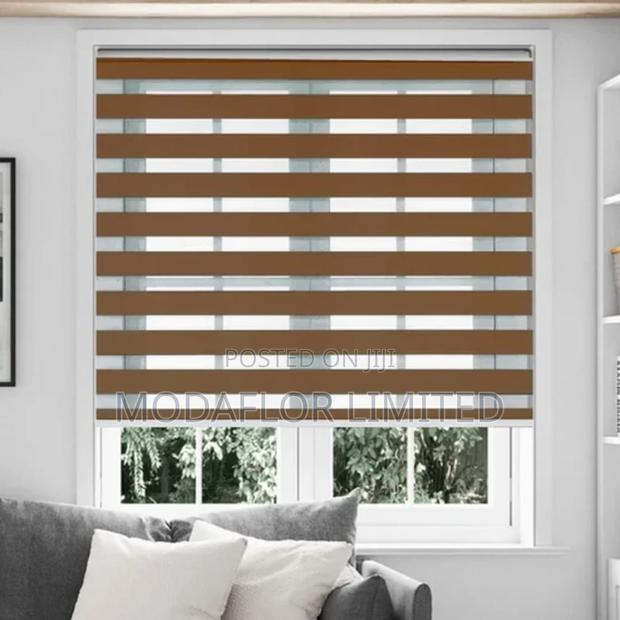 Zebra Blinds With Smooth Rolling Mechanism