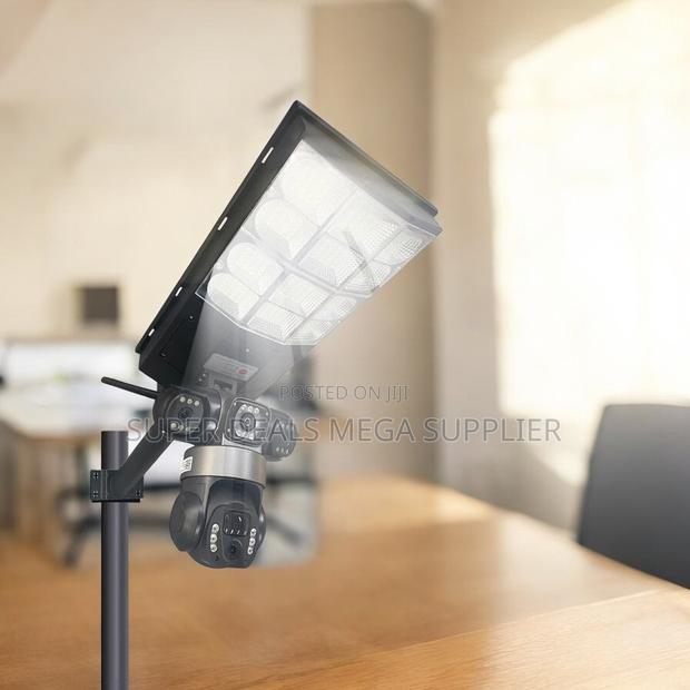 Built in Infrared Leds 4g PTZ Night Vision Solar Street Light