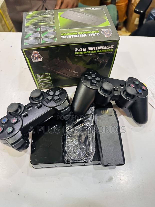 M8 Retro Game Console With Gamepad - main view