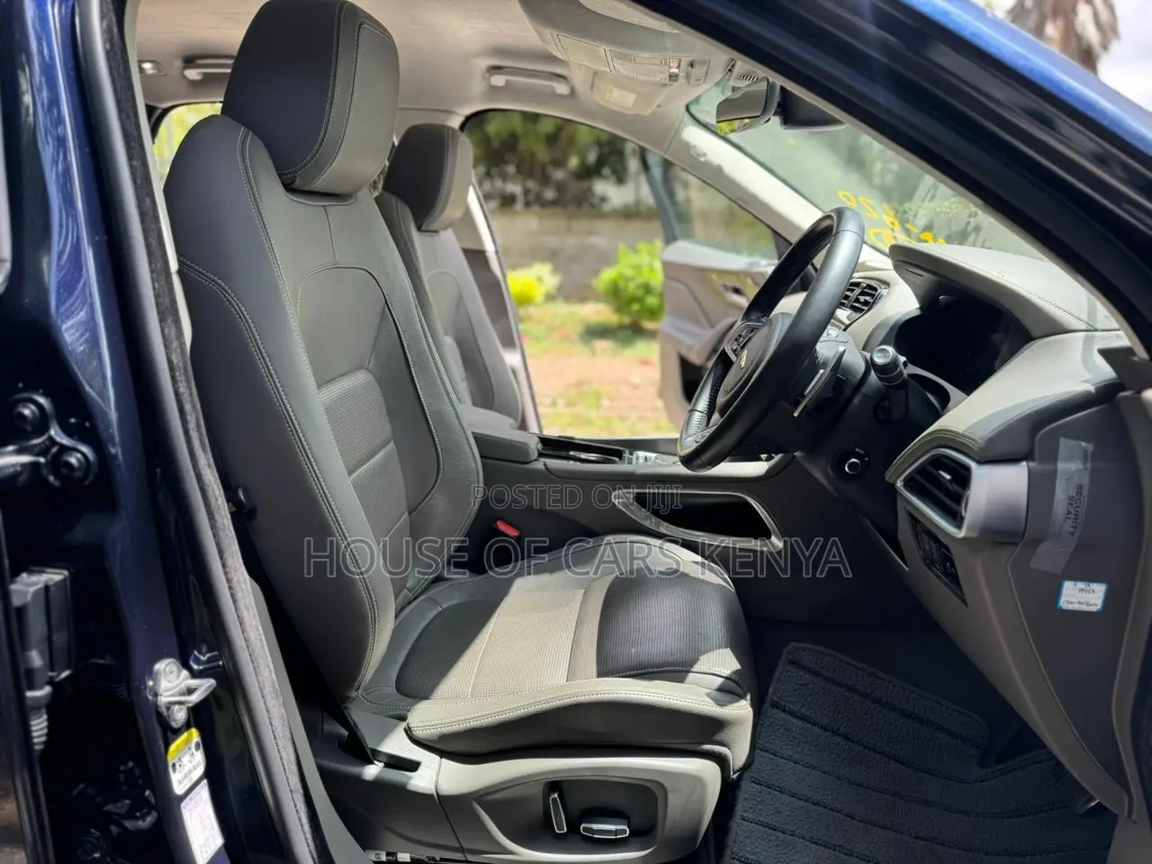 Jaguar F-Pace 2019 Blue