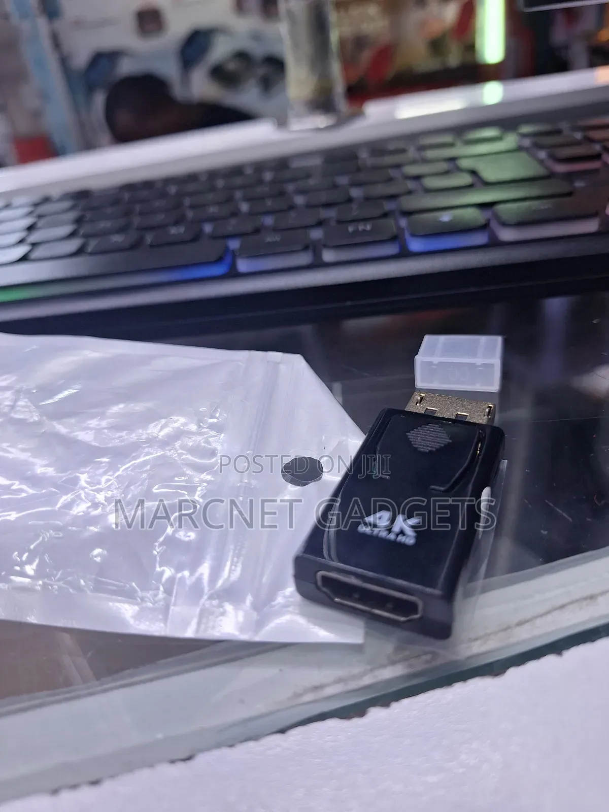 Compact Display Port to Hdmi Converter