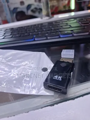 Compact Display Port to Hdmi Converter
