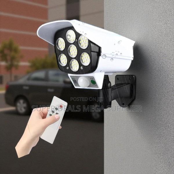 Long Working Time Dummy Fake Cctv Camera With Solar Light Sensor