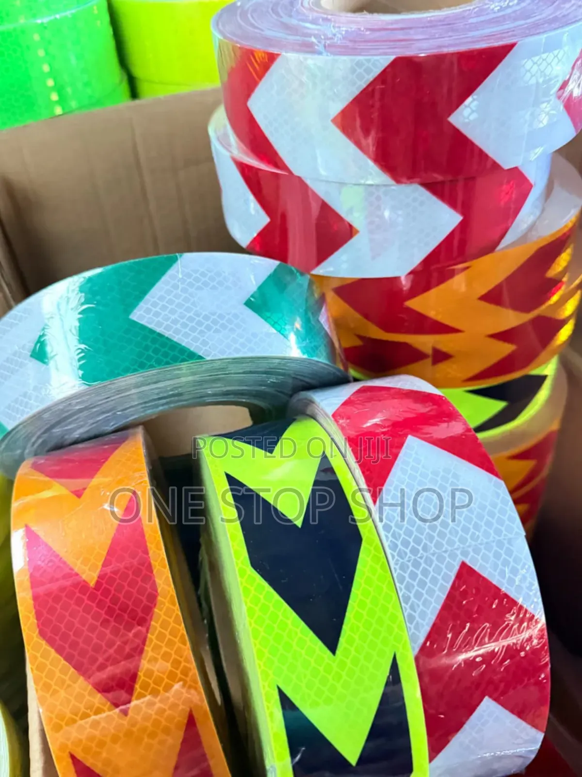 25mtrs Reflective Tape With Different Arrow Colors