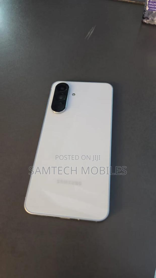 Samsung Galaxy A56 256 GB White - main view