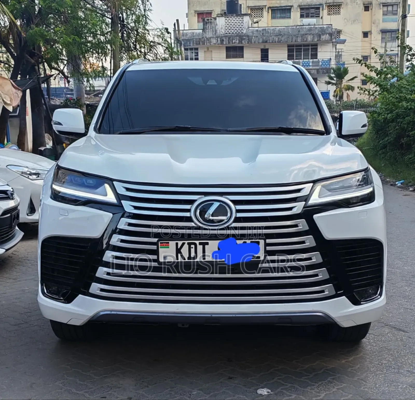 Lexus LX 2019 White