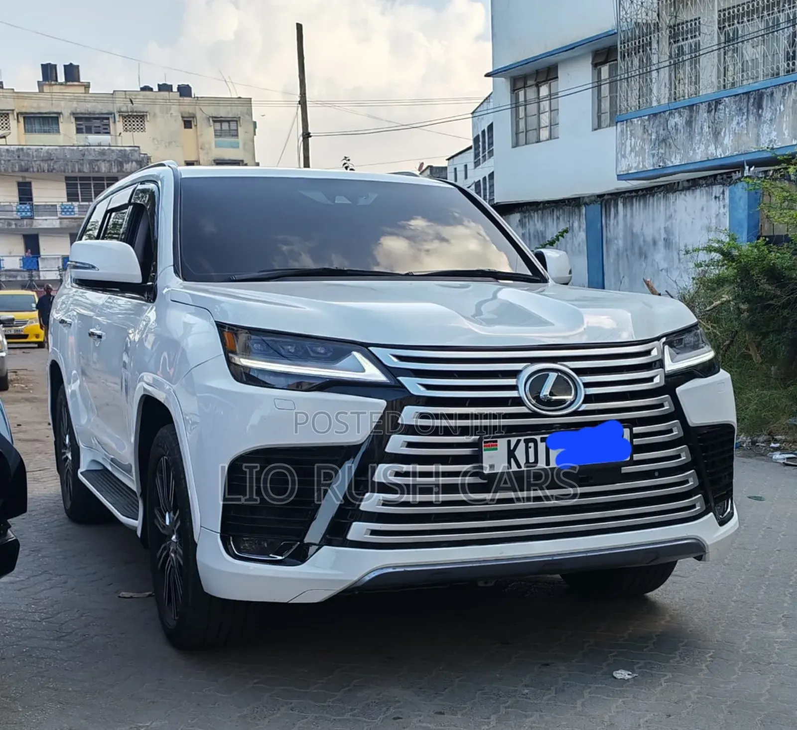 Lexus LX 2019 White
