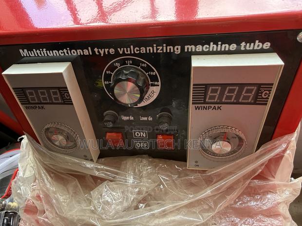Multifunctional Tyre Vulcanizing Machine - thumbnail 2