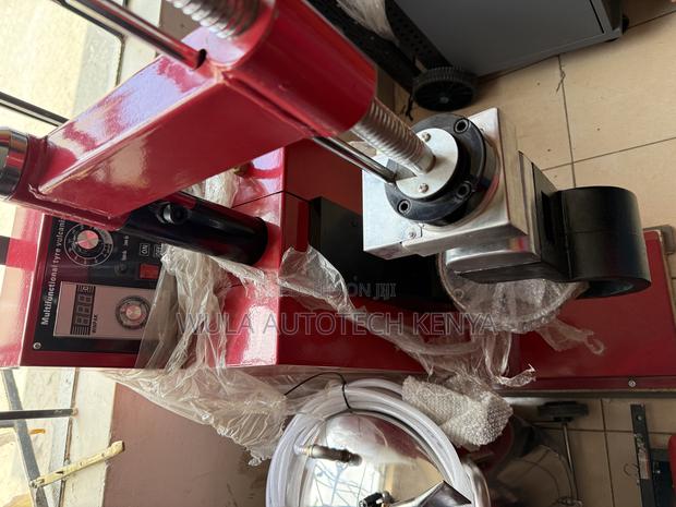 Multifunctional Tyre Vulcanizing Machine - thumbnail 3