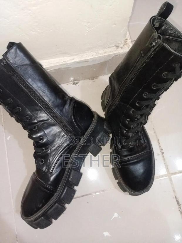 Lace Up Boots With Lug Sole - thumbnail 3