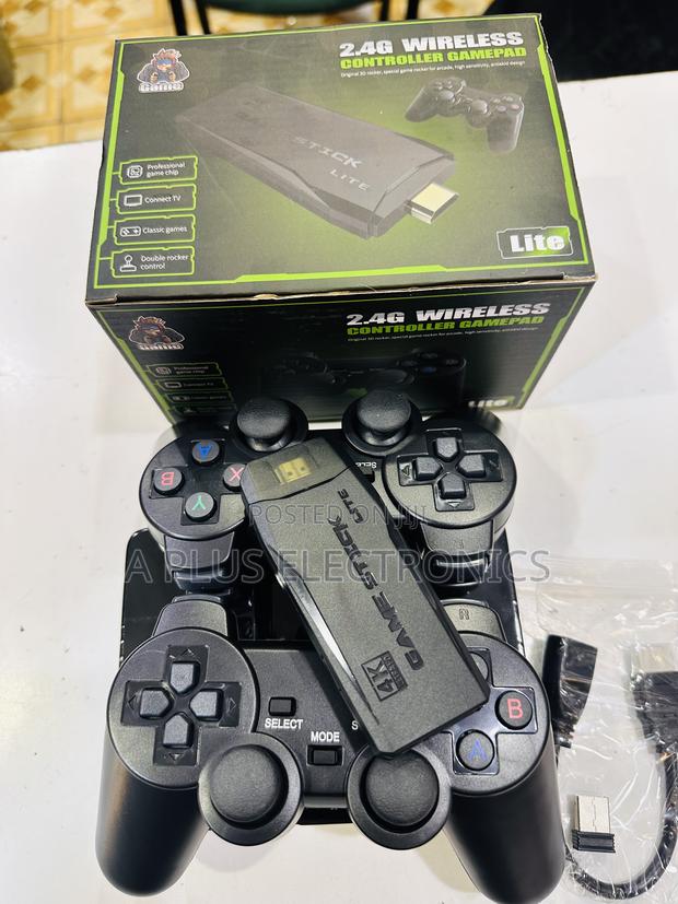 M8 Gamestick – Family Fun Pack - main view