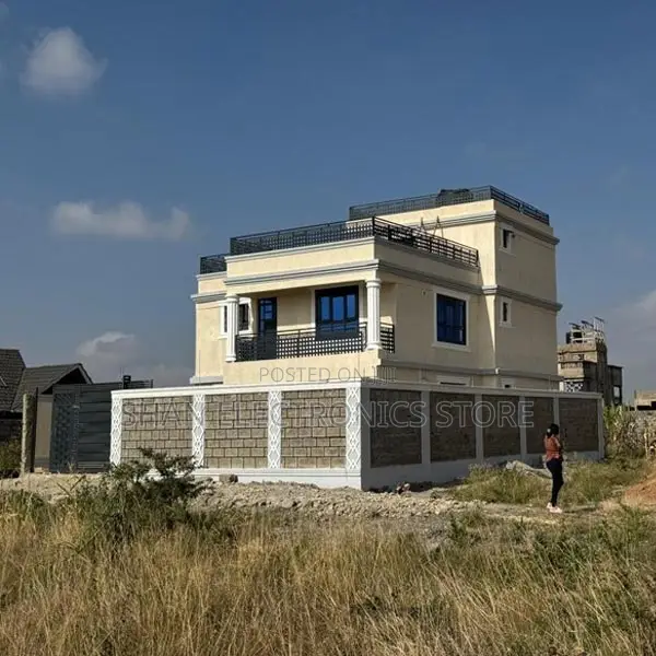 5bdrm House in Nairobi Central for sale