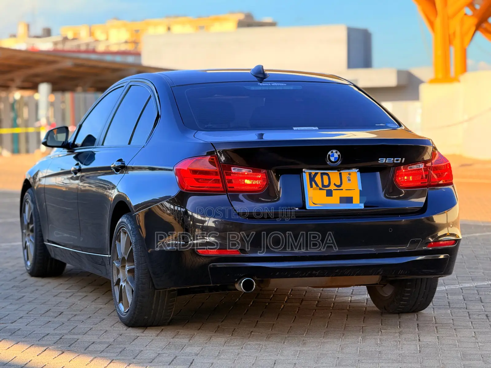 BMW 320i 2015 Black