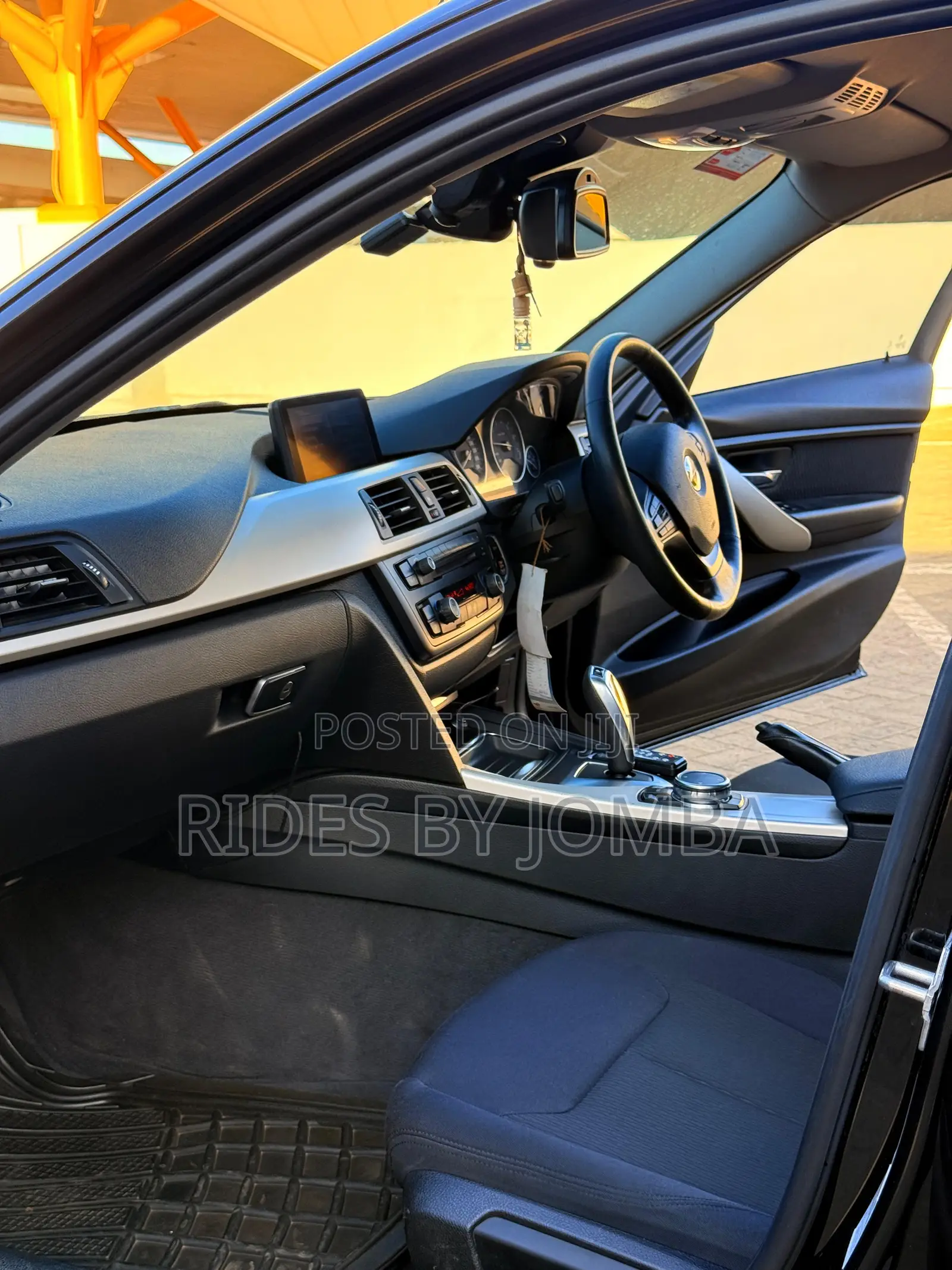 BMW 320i 2015 Black