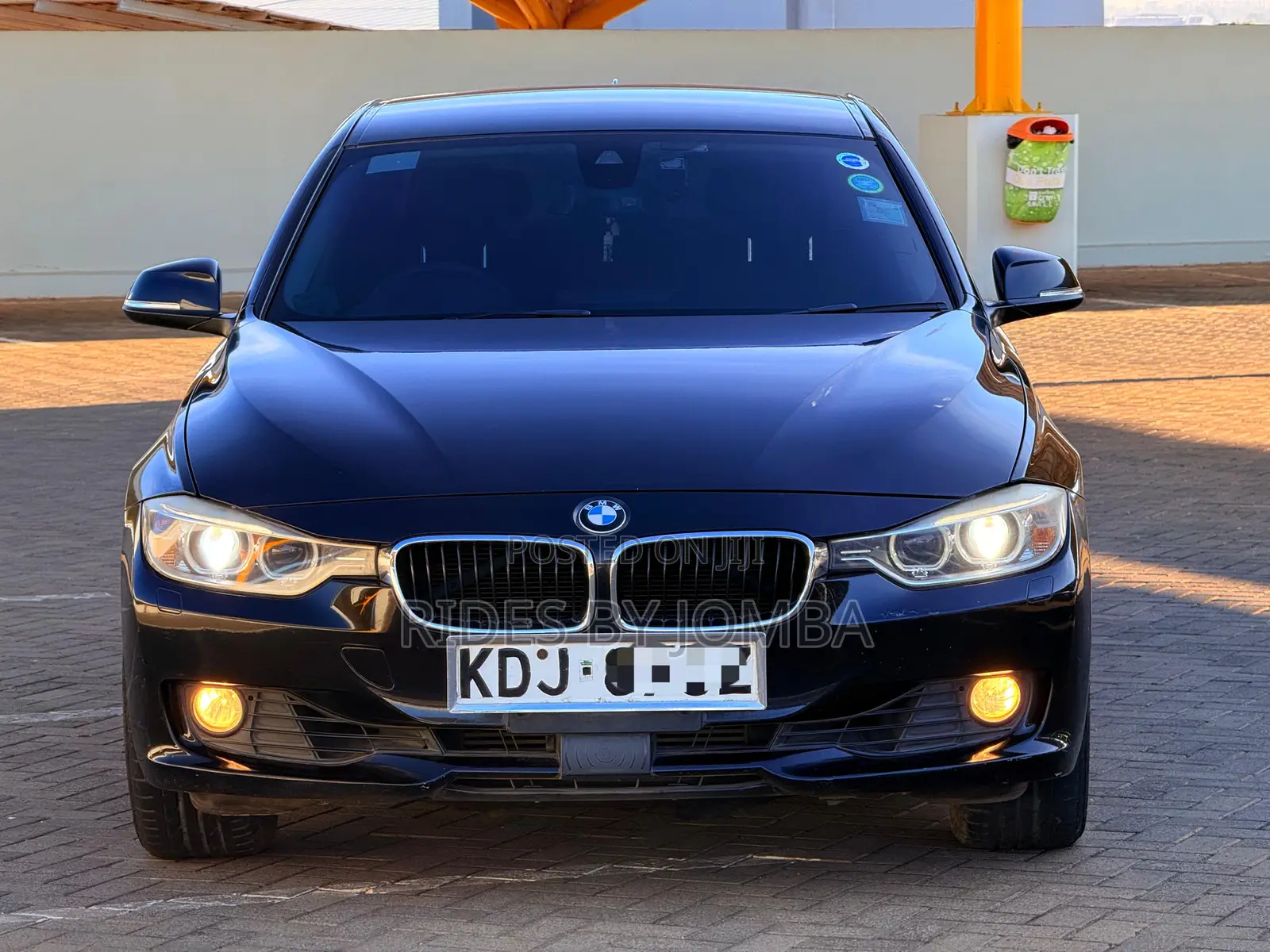 BMW 320i 2015 Black
