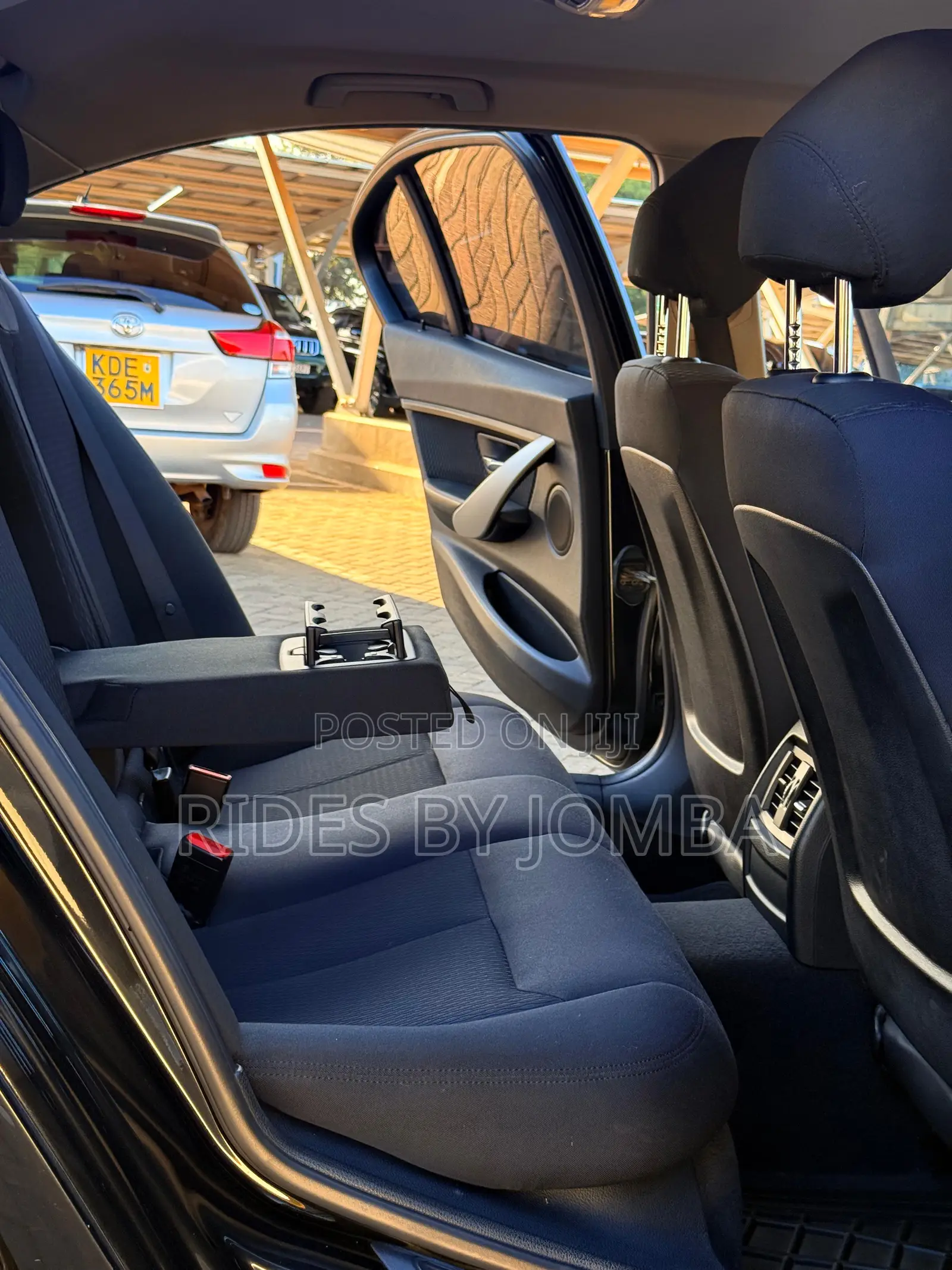 BMW 320i 2015 Black
