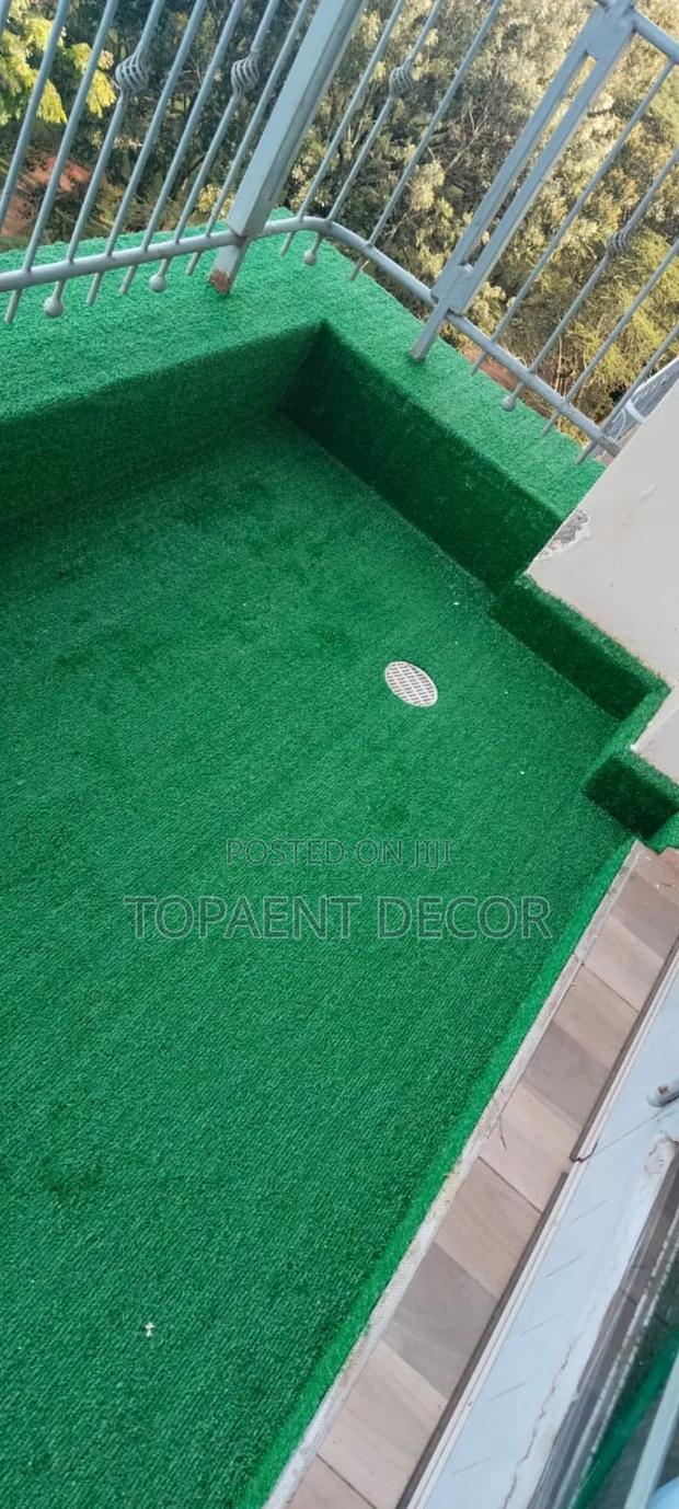 Balcony Decorative Artificial 10mm Thick Grass Carpet - main view
