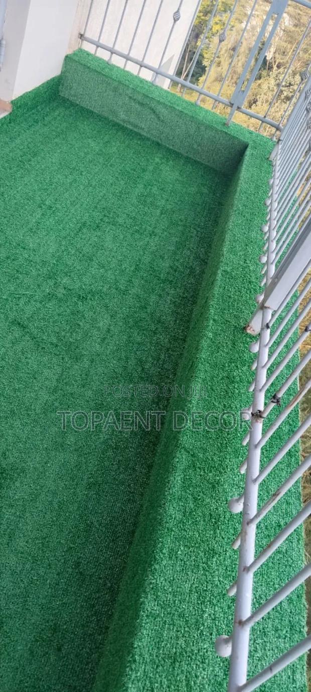 No Maintenance Needed Green Artificial Balcony Grass Carpet - main view