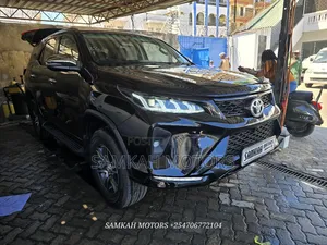 Toyota Fortuner 2019 Black