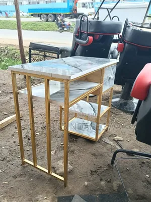 Nails Tables