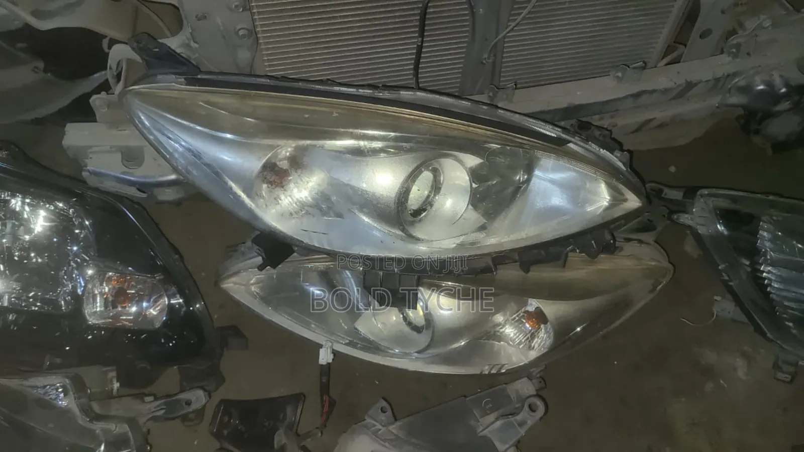Mazda Premacy Headlight
