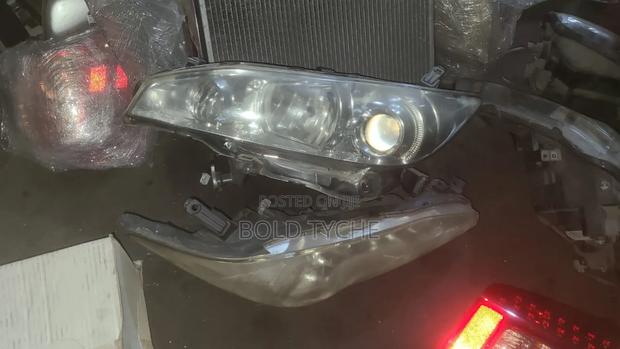 Toyota Wish Headlight