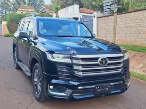 Toyota Land Cruiser LC300 2023 Black