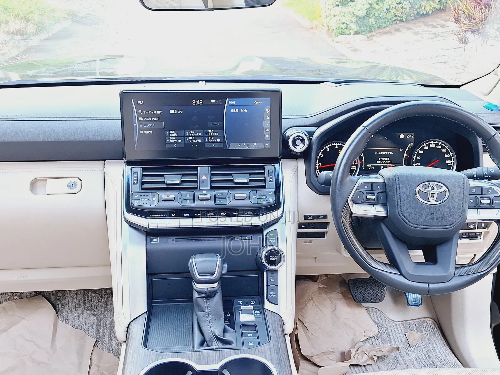 Toyota Land Cruiser LC300 2023 Black