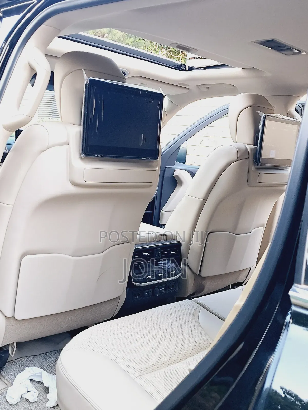 Toyota Land Cruiser LC300 2023 Black