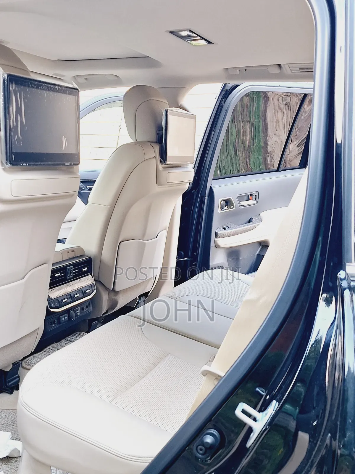 Toyota Land Cruiser LC300 2023 Black