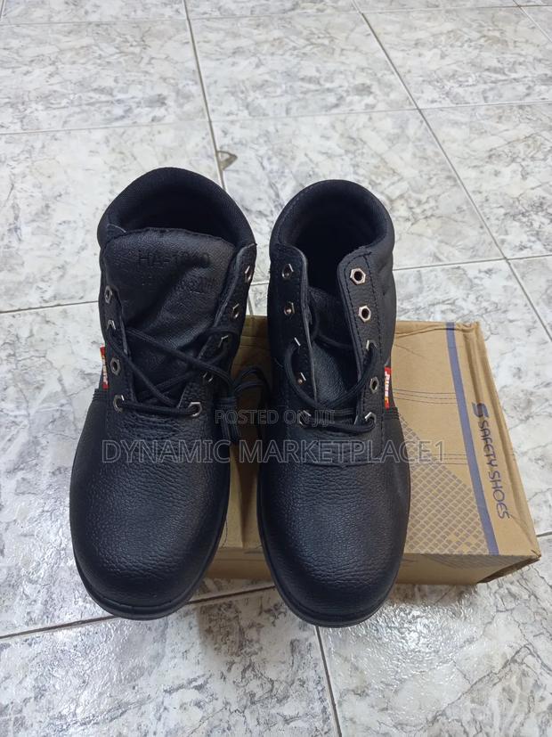 Durable Black Leather Steel Toe Safety Boots - thumbnail 3