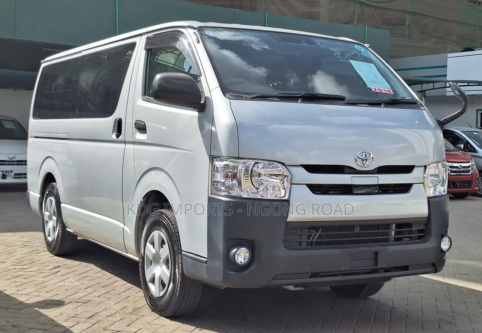 Toyota HiAce 2018 Silver